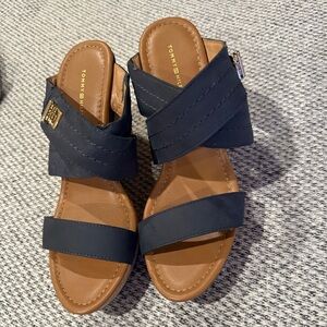Tommy Hilfiger Wedge sandal size 9 Navy Blue